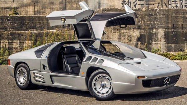 Isdera Imperator 108i е един от най-редките суперавтомобили, базиран на концепция на Mercedes-Benz от 1978 г. Imperator се отличава с уникален дизайн с врати тип чайка и заострен преден панел. Макар и странен, цялостният вид на колата напомня за Lamborghini и Ferrari от 80-те години.

Imperator 108i е оборудван с различни опции на 8-цилиндрови двигатели от Mercedes. Първият е 5,0-литров V8 двигател с 235 к.с. Скоро е заменен от 6,0-литров V8 с 420 к.с. с. Ускорението до 96 км/ч е за 5 секунди. Въпреки факта, че Imperator е произвеждан около 10 години (1984-1993), са създадени само 30 екземпляра.